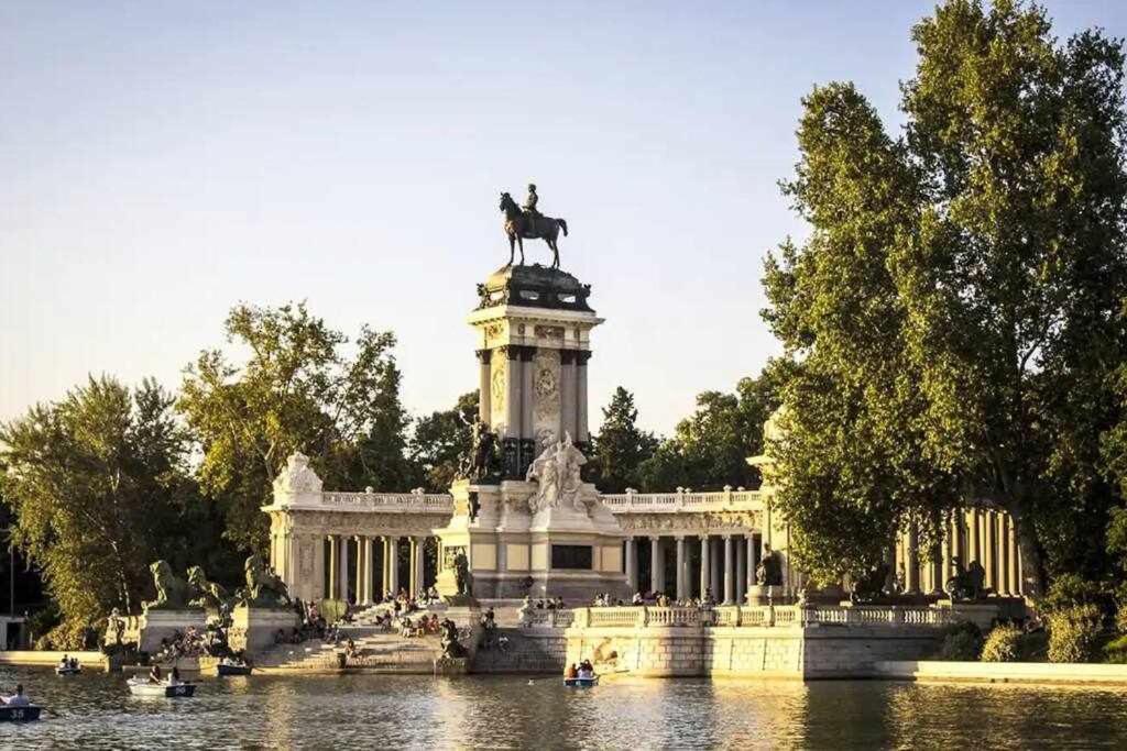 Apartamento IV Alcalaretiro Ideal Parejas Madrid Exterior photo